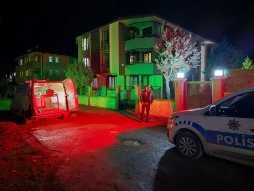 4&rsquo;nc&uuml; evre kanser hastası olan kadın evinde &ouml;l&uuml; bulundu
