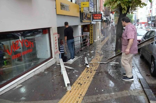 4&rsquo;&uuml;nc&uuml; kattan aşağı d&uuml;şt&uuml;, şans eseri &ouml;len ya da yaralanan olmadı
