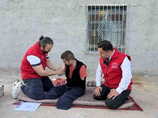4 uzvunu kaybeden baba protezle yeniden hayata tutunacak
