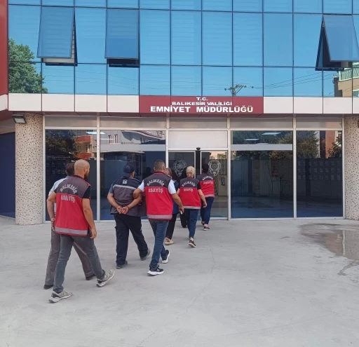 4 yaşındaki Esra&rsquo;nın &ouml;l&uuml;m&uuml; 21 yıl sonra aydınlatıldı
