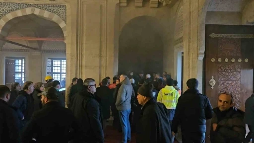 4 yıl aradan sonra Selimiye Camii&rsquo;nde ilk namazda yangın
