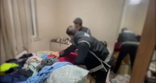 40 yıl hapis cezasıyla aranıyordu, gardıroptan &ccedil;ıktı
