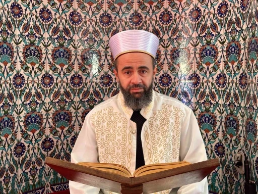 45 yaşındaki din g&ouml;revlisi 8 ayda hafız oldu
