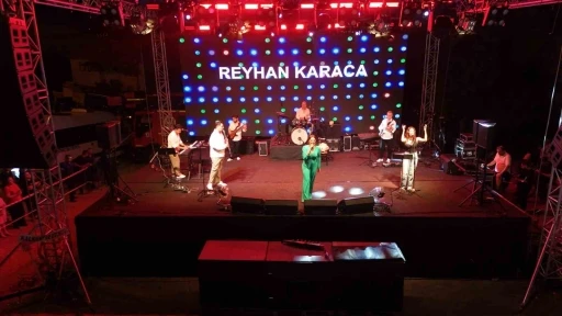 48. Geleneksel Honaz Kiraz Festivali&rsquo;nde Reyhan Karaca R&uuml;zgarı
