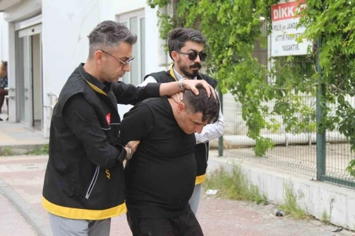 5 bin TL i&ccedil;in kuzenini &ouml;ld&uuml;rd&uuml;, Suriye&rsquo;ye ka&ccedil;amadan yakalandı
