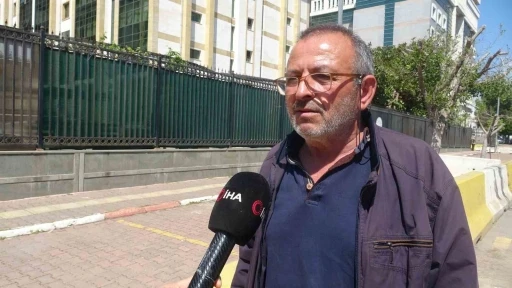 5 farklı isimle 60 yıl yaşadı: Kendini bulmak i&ccedil;in a&ccedil;tığı davada mahkemenin kabul&uuml; umutlarını yeniden yeşertti
