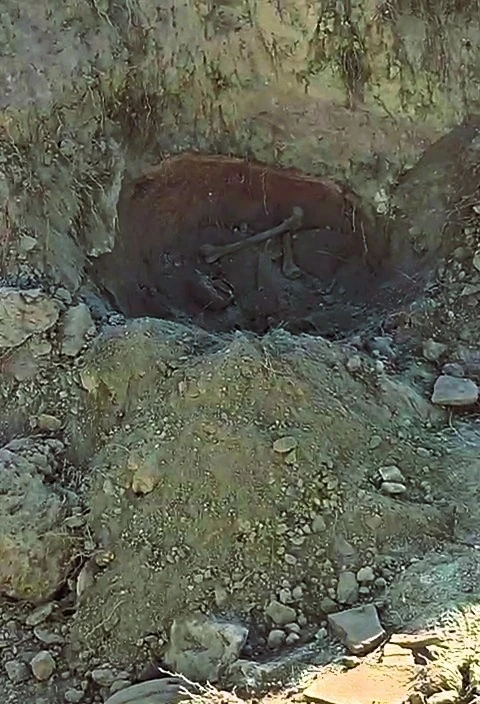 5 toprak küpün içerisinde insana ait kemik parçaları bulundu