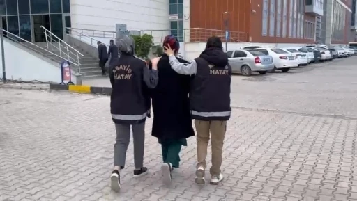 500 bin TL’lik ziynet eşyası çalan hizmetli polisten kaçamadı
