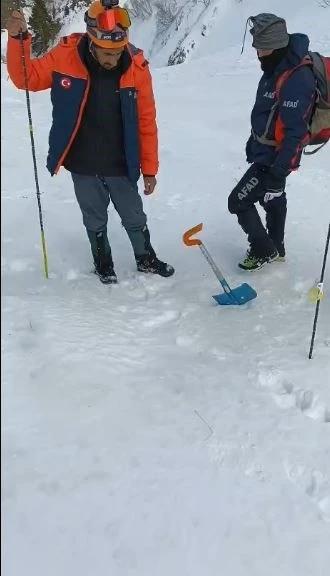 53 g&uuml;nd&uuml;r &ccedil;ığ altında bulunan kayıp &ccedil;oban i&ccedil;in &ccedil;ığ riskinin ortadan kalkması bekleniyor
