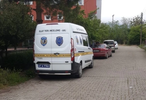 55 yaşındaki adam evinin balkonunda ölü bulundu
