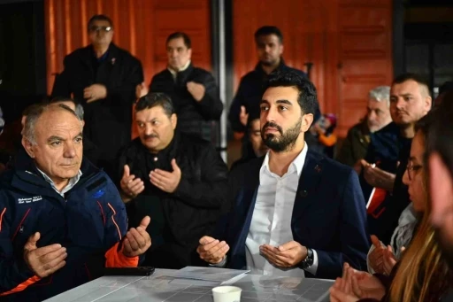 6 Şubat depremlerinde hayatını kaybedenler Tuzla&rsquo;da dualarla anıldı
