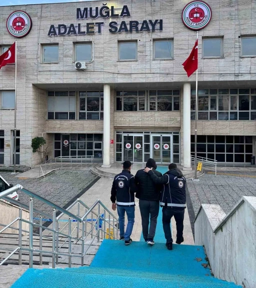 6 yıl 8 ay hapis cezası bulunan g&ouml;&ccedil;men ka&ccedil;ak&ccedil;ısı yakalandı
