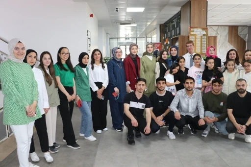 61. Kütüphane Haftasında 61 öğrenciden farkındalık etkinliği
