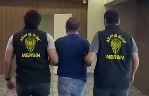 65 yıl hapis cezasıyla aranan h&uuml;k&uuml;ml&uuml; otob&uuml;ste yakalandı
