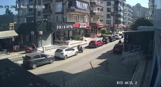 7 bin liralık dondurma dolu sepeti çaldı, marketten alışveriş yaparcasına yoluna devam etti: O anlar kamerada
