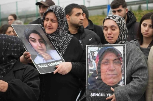 7 kişinin &ouml;ld&uuml;ğ&uuml; yangın davasında aileler g&ouml;zyaşlarına boğuldu
