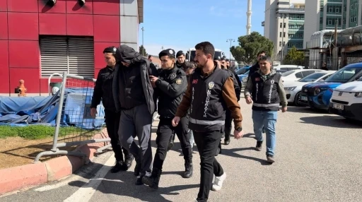 7 &uuml;niversite bitiren GA&Uuml;N &ouml;ğretim g&ouml;revlisinden 521 milyonluk vurgun

