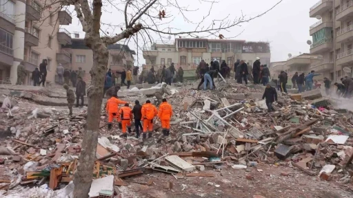 78 kişiye mezar olan Hakimbey Apartmanı’yla ilgili davada savcının araştırma talebi reddedildi
