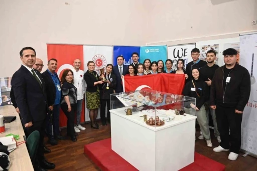 8 &uuml;lkenin katıldığı gastronomi yarışmasından Kahramanmaraşlı &ouml;ğrenciler madalyalarla d&ouml;nd&uuml;
