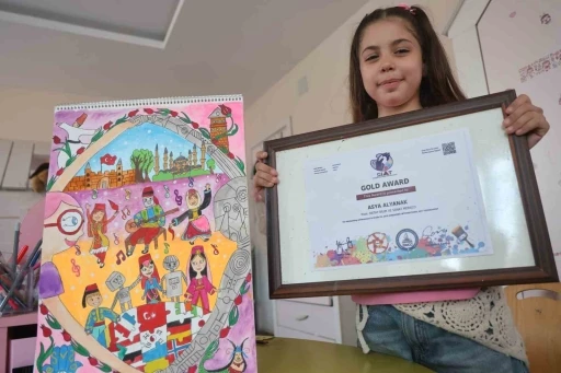 8 yaşındaki Ressam Asya, 300 bin rakibini geride bırakarak d&uuml;nya birincisi oldu
