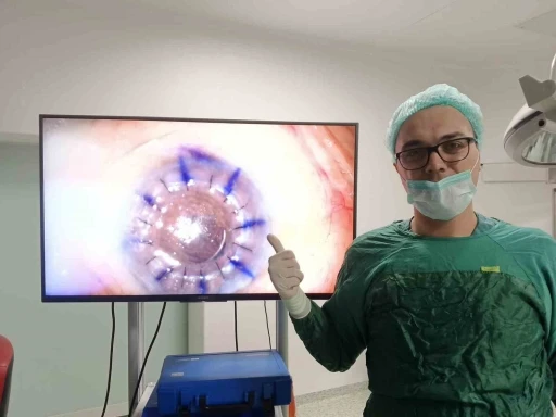83 yaşındaki hastaya başarıyla kornea nakli yapıldı
