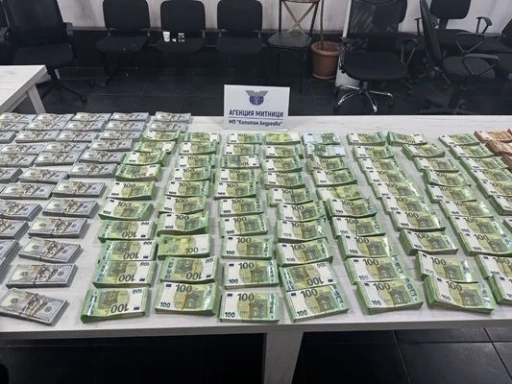 900 bin euro ve 500 bin doları Bulgar gümrüğüne yakalattı
