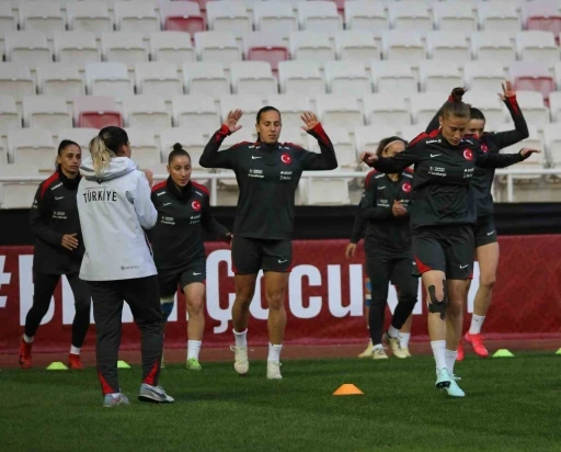 A Milli Kadın Futbol Takımı, Slovenya maçına hazır
