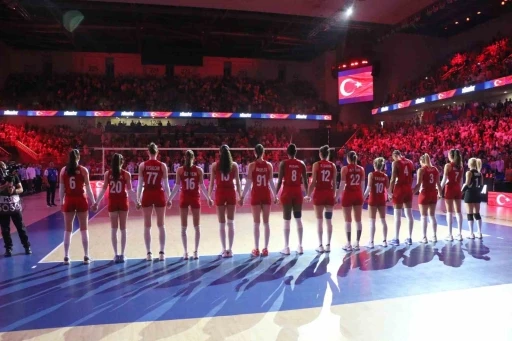 A Milli Kadın Voleybol Takımı, Fransa&rsquo;yı 3-0 mağlup etti
