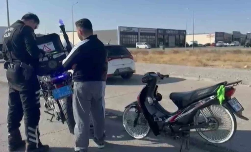 Abartı egzozlu motosiklet sürücüsüne 9 bin 267 lira ceza
