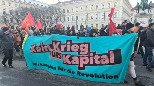 ABD&rsquo;nin Venezuela&rsquo;ya m&uuml;dahalesi Almanya&rsquo;da protesto edildi
