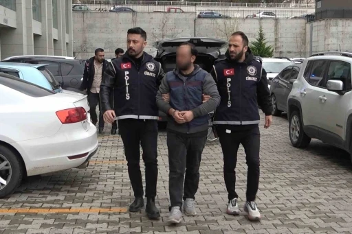 Ablaları ve erkek arkadaşını hastanede bı&ccedil;aklayan 3 kardeş adliyeye sevk edildi
