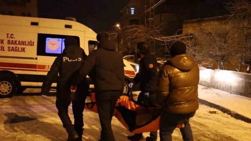 A&ccedil;ık bırakılan ocaktan sızan gaz bir kişi zehirlendi
