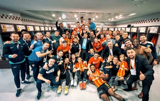 Açıkalın: &quot;Şehrimize bayram hediyesi oldu&quot;
