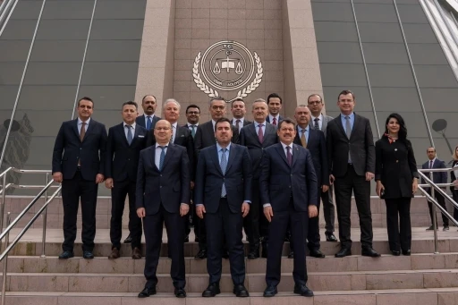 Adalet Bakan Yardımcısı Tuncay, İzmir Adliyesi&rsquo;ni ziyaret etti
