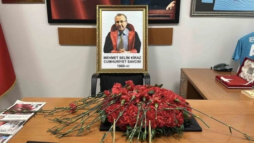 Adalet Bakanı G&uuml;rlek: "Adalet teşkilatı hi&ccedil;bir zaman korkuya teslim olmamış, hi&ccedil;bir zaman geri adım atmamıştır"
