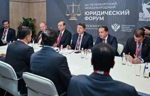 Adalet Bakanı Tunç, Katarlı ve BAE’li mevkidaşları ile görüştü
