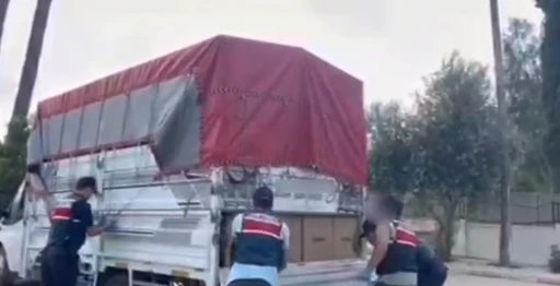 Adana’da 2 milyon 400 bin kaçak makaron ele geçirildi

