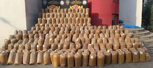Adana’da 4 araçta 2 ton kaçak tütün ele geçirildi: 6 gözaltı

