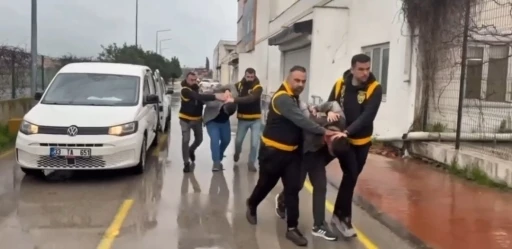 Adana&rsquo;da atlara eziyet iddiası: 2 kişi g&ouml;zaltına alındı

