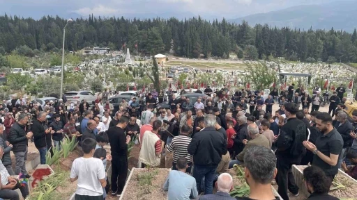 Adana&rsquo;da boğulan &uuml;niversiteli gen&ccedil;, Osmaniye&rsquo;de g&ouml;zyaşlarıyla defnedildi
