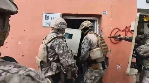 Adana&rsquo;da dev uyuşturucu operasyonu: Milyonlarca hap ele ge&ccedil;irildi
