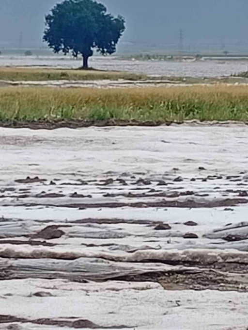 Adana&rsquo;da dolu yağışı etkili oldu
