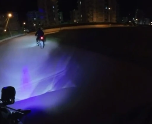 Adana&rsquo;da &rsquo;dur&rsquo; ihtarına uymayan motosiklet s&uuml;r&uuml;c&uuml;s&uuml;ne 497 bin TL ceza
