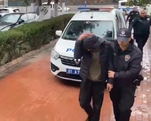 Adana&rsquo;da firari h&uuml;k&uuml;ml&uuml; hırsız yakalandı
