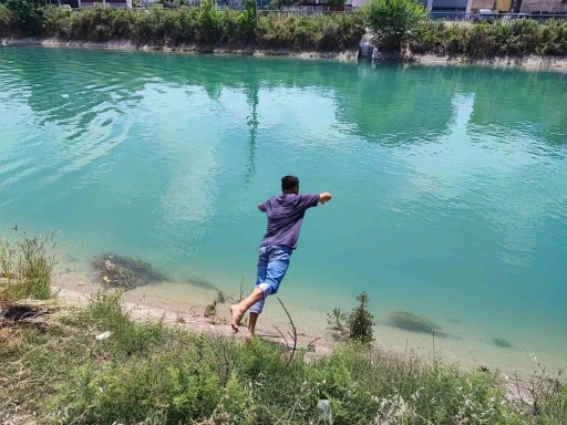 Adana’da gençlerin tehlikeli serinliği sürüyor
