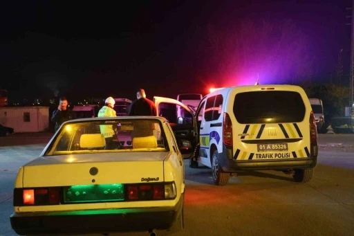 Adana&rsquo;da iki otomobil s&uuml;r&uuml;c&uuml;s&uuml;ne 49 bin 781 lira idari ceza
