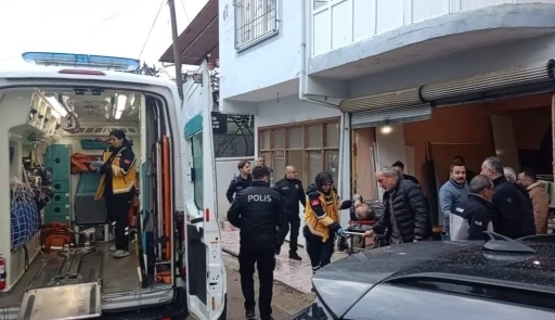 Adana&rsquo;da iş yerinde silahlı kavga: 2 yaralı
