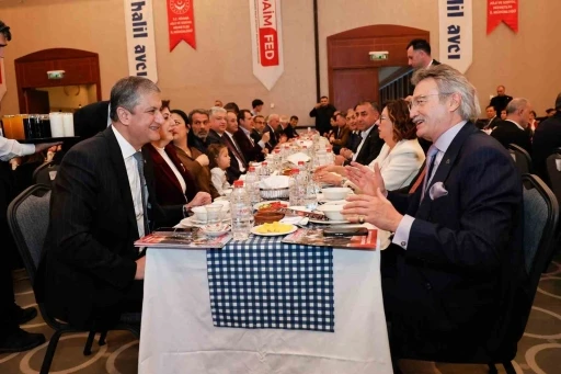 Adana&rsquo;da koruyucu aileler ve &ccedil;ocukları iftarda buluştu
