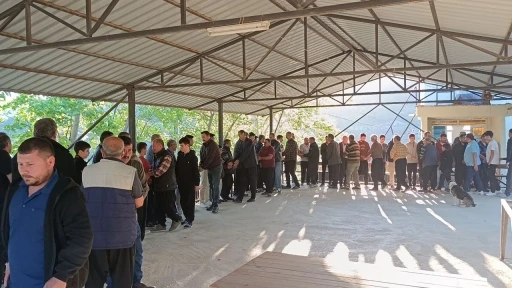 Adana&rsquo;da k&ouml;ylerde asırlık bayramlaşma geleneği
