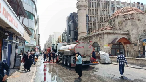 Adana’da kuyumcudaki yangın paniğe neden oldu
